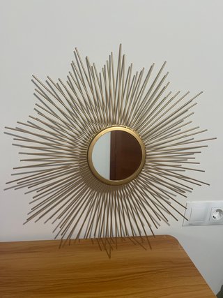 Espejo de Pared Sol de Metal Dorado