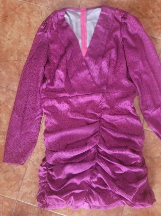 Vestido morado con estampado