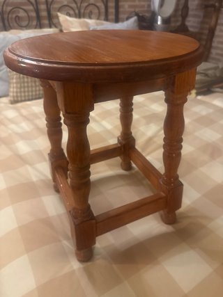Taburete de madera de pino