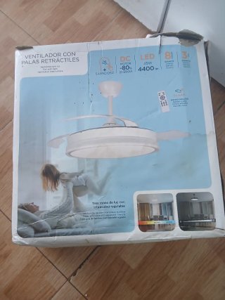 Ventilador con aspas plegables y luz LED