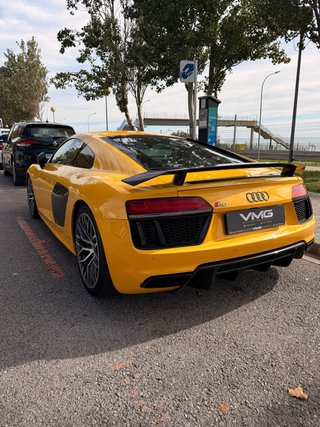 ALQUILER DE COCHE AUDI R8