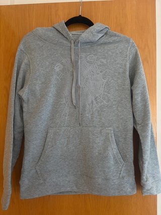 Sudadera Gris con Capucha