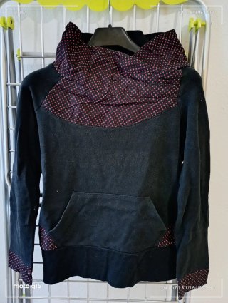 Sudadera Artesana Negra y Roja