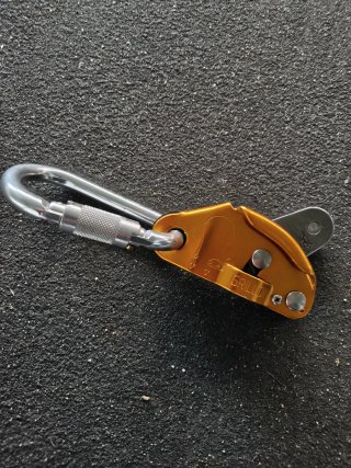 Grillon Petzl con Mosquetón