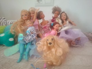 Set di 7 bambole Barbie e accessori