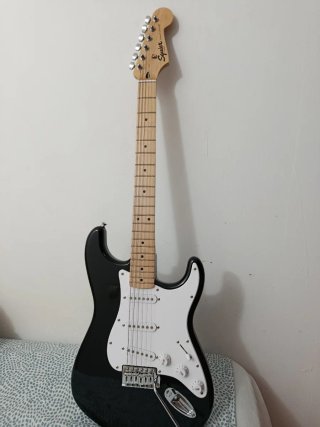 Guitarra Eléctrica Squier Sonic Stratocaster