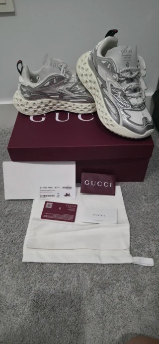 Zapatillas Gucci Demetra Plata y Blanco