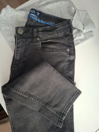 Pantalón Skinny Green Coast Talla 38 y Camiseta