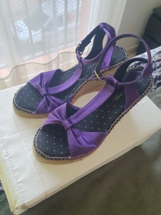 Sandalias de esparto lilas
