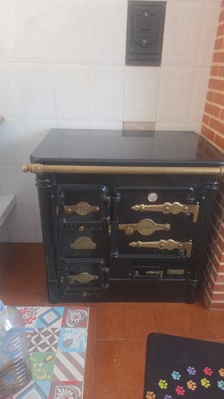 Cocina de leña bilbaína con horno marca hergom