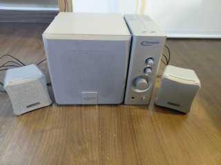 Sistema de Altavoces 2.1 Typhoon