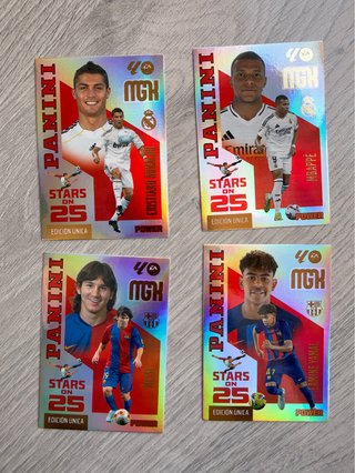 4 Cromos Panini Megacracks 26-27