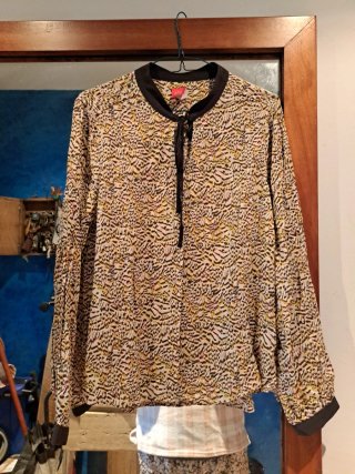 Blusa Manga Larga Estampada Talla 40
