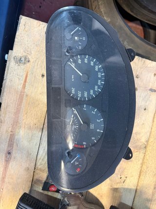 Cuadro de instrumentos BMW 320i E46
