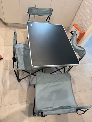 Set de Mesa Plegable y 4 Sillas de Camping