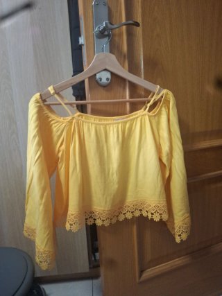 Blusa Amarilla con Mangas Talla S  lote 3 blusas