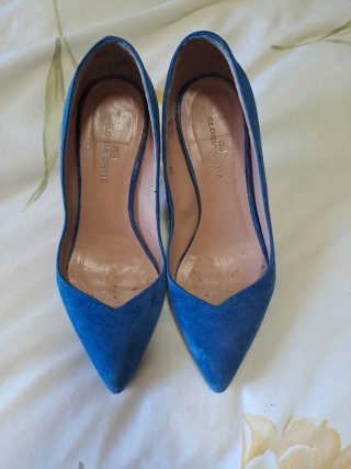 Zapatos de ante azul Gloria Ortiz