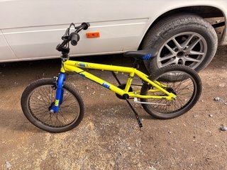 Bicicleta BMX Amarilla y Azul