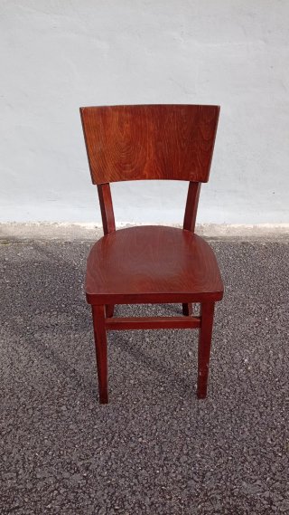 126 Sillas Estilo Thonet nuevas con defectos