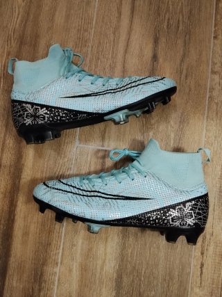 Botas de fútbol