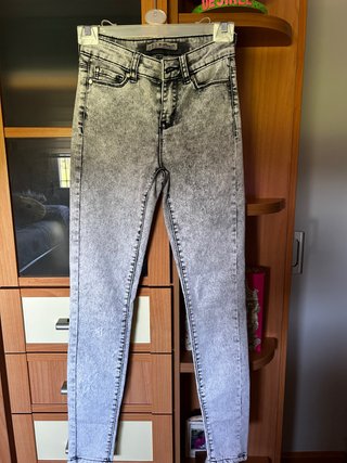 Pantalón Gris Efecto Lavado