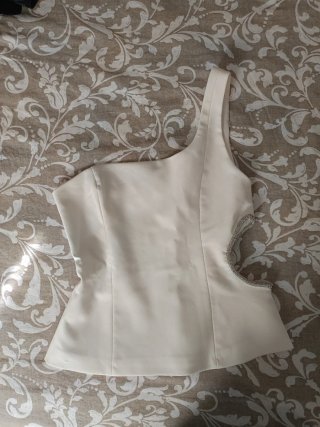 Top asimétrico blanco Zara