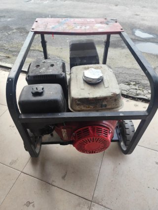 Moto soldador con motor Honda