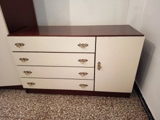 Cajonera de madera blanca y marrón