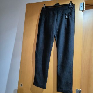 Pantalones, vestidos, vermudas y peto