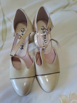Zapatos Pitillos Ante y Charol Beige