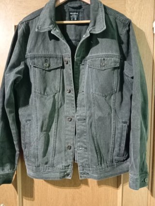 Cazadora vaquera negra Pull&Bear