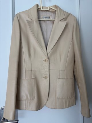 Americana de cuero beige Company&Co