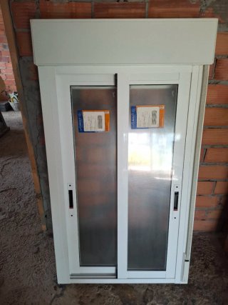 Ventana de Aluminio Blanca Corredera