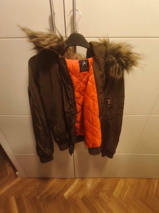 Cazadora bomber verde caqui Atmosphere Talla 42