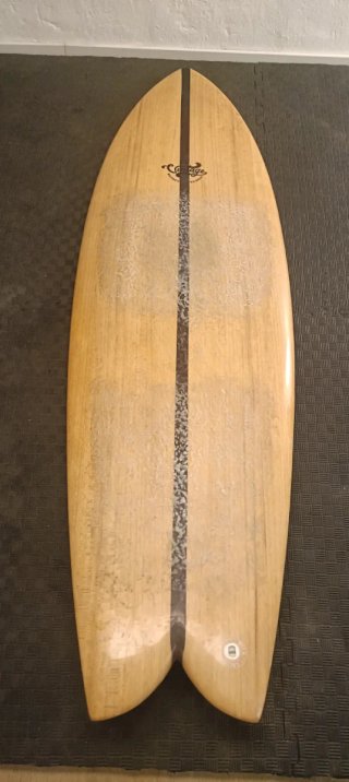 Tabla de Surf Fish con Acabado en Madera