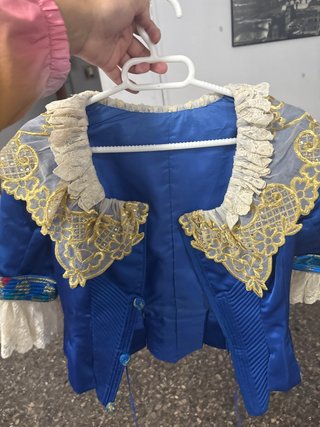 Traje de fallera azul y dorado