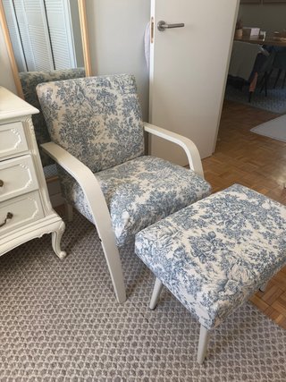 Butaca Estampada con Reposapiés