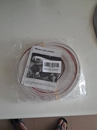 Burlete adhesivo para puertas y ventanas