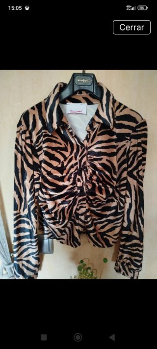 Blusa de Terciopelo Estampado Animal
