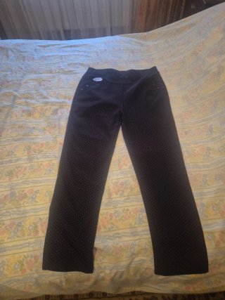 Pantalón Negro con Estampado de Lunares