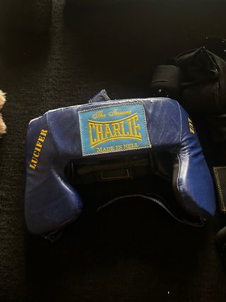 Casco y Coquilla de Boxeo Charlie