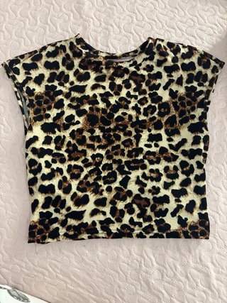 Camiseta con estampado de leopardo