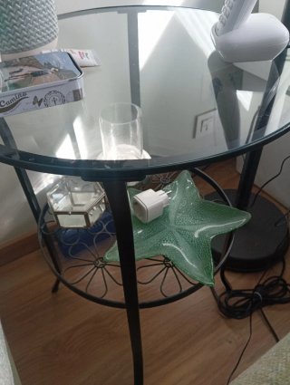 Mesa Auxiliar Ikea de Metal y Cristal