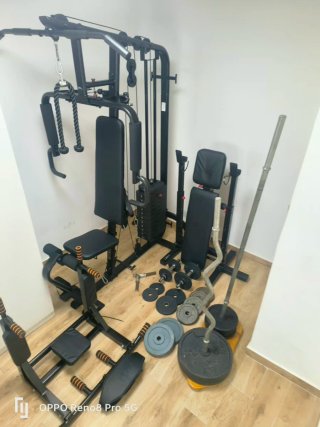 Máquina Multiejercicios y Kit de Pesas
