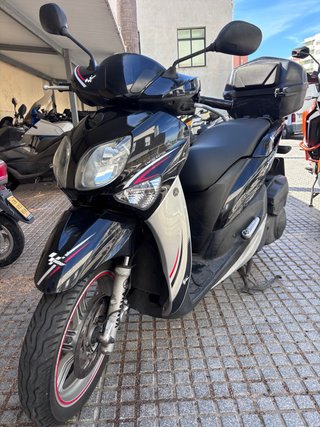 Yamaha Xenter 125 Edición Moto GP