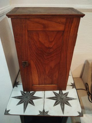Antiguo Botiquín Alemán de Madera