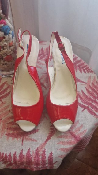SE REGALA Zapatos de tacón Denika rojos