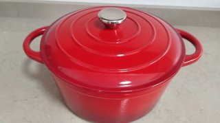 Olla de Hierro Fundido Roja