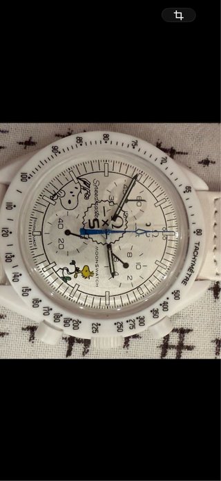 Reloj muy bonito , blanco
