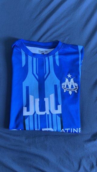 Camiseta de fútbol azul